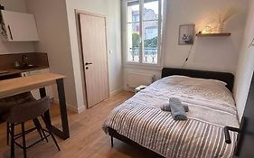 Beau studio tout équipé